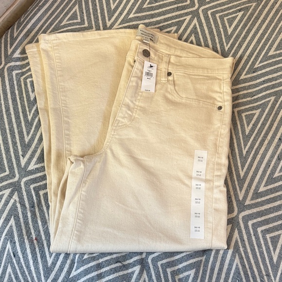 Banana Republic Denim - Banana Republic Cream Straight Leg Jeans